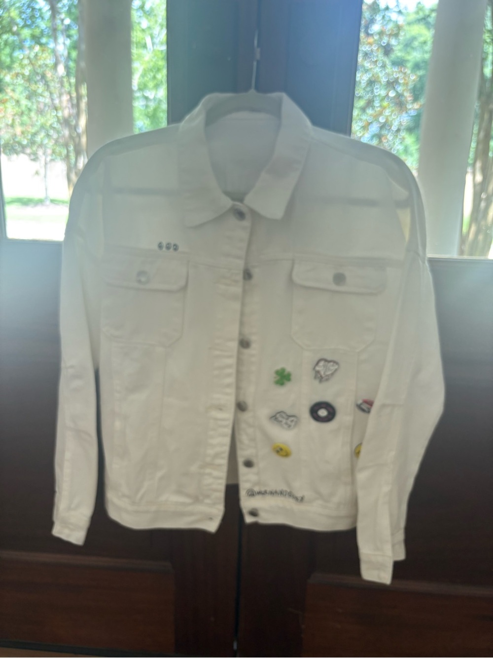 Wren + Glory Women’s white jean jacket . OS